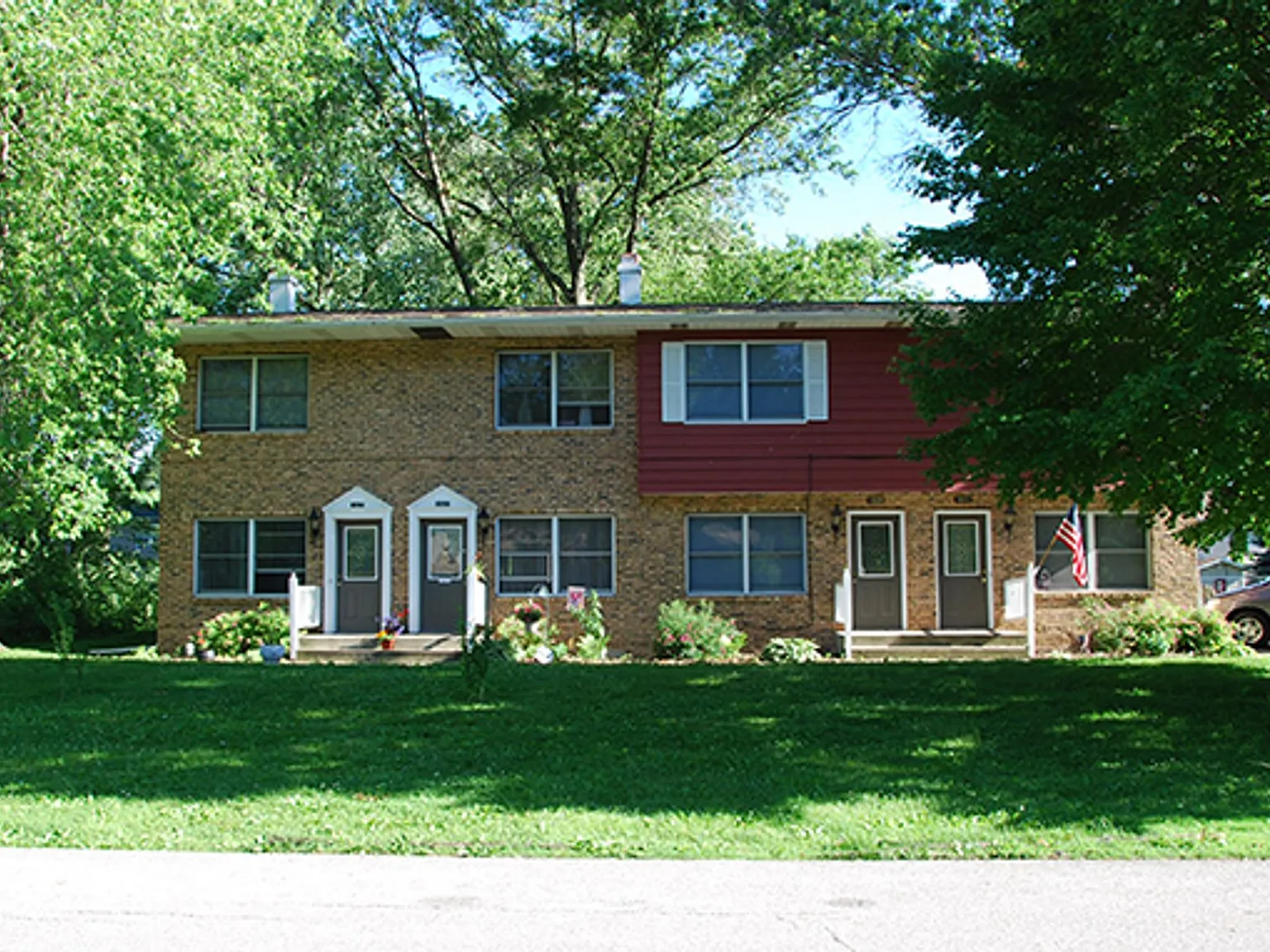 State Place Apartment Homes — Photo 4