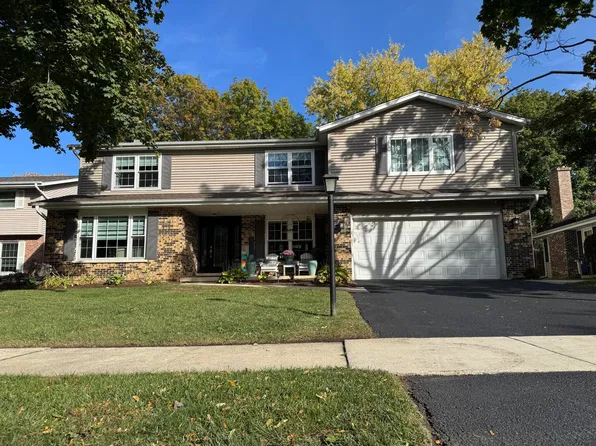 32 Westmoreland Ln, Naperville, IL 60540