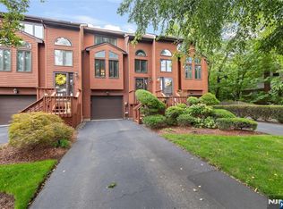 27 Sampson St #2, Saddle Brook, NJ 07663