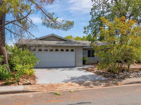 667 Brookridge Dr, Redding, CA 96003