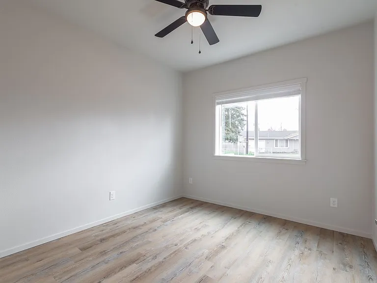 4202 NE Morrow Rd — Photo 13