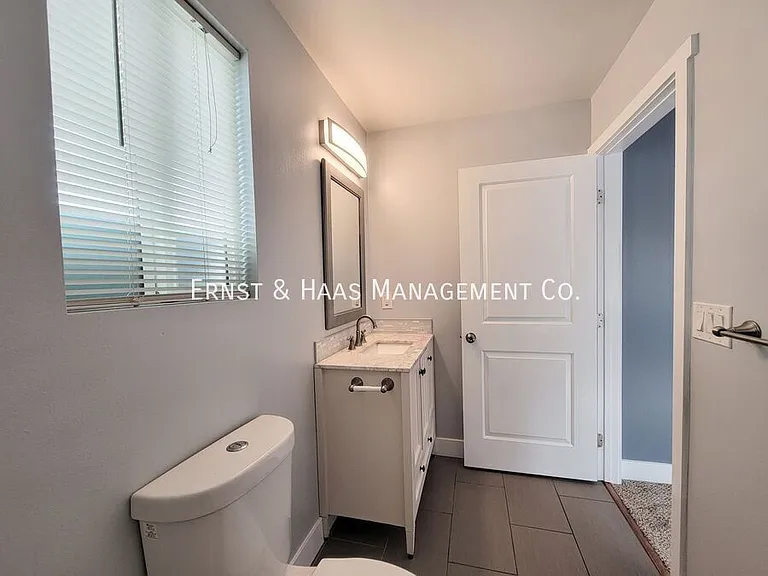 8429 Somerset Blvd — Photo 20
