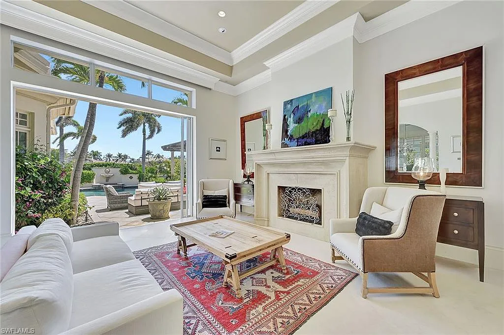 4 bed, 5.5 bath, 4869 sqft, $30,000 — Photo 2