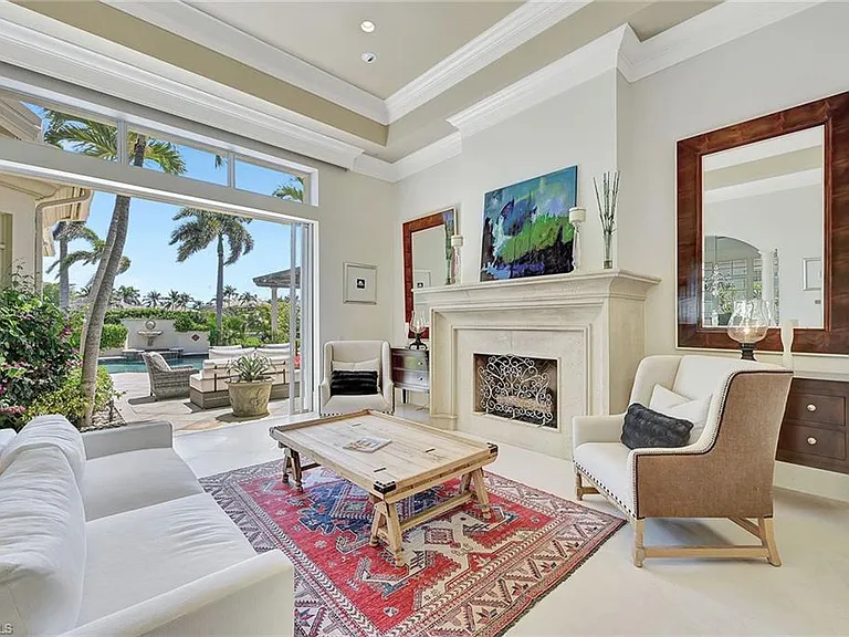 2052 Isla Vista Ln — Photo 2