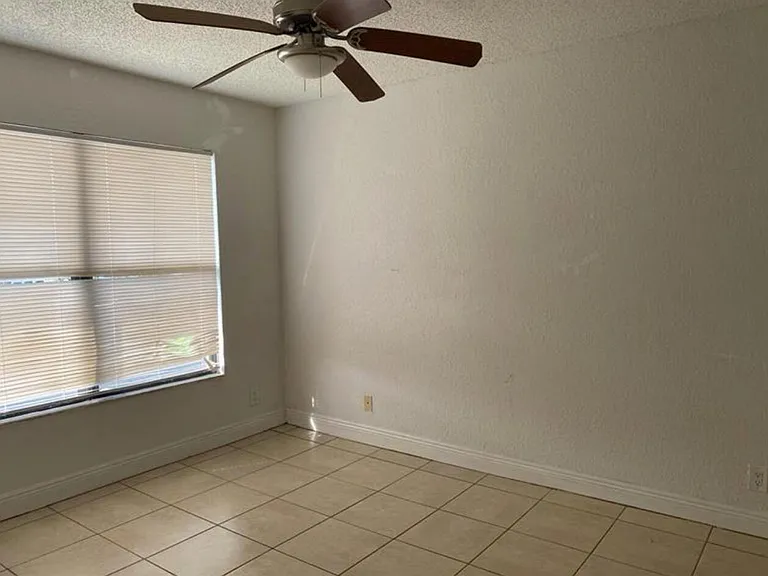 1455 Lake Crystal Dr #H — Photo 9