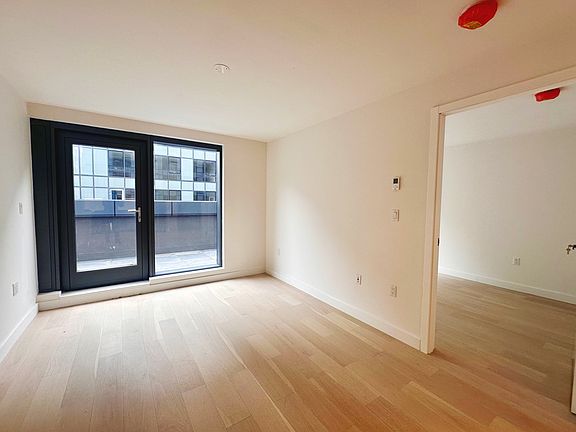 4th image of 144-49 Northern Blvd Floor 2