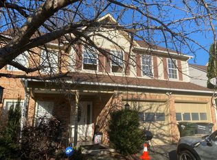6094 Oaklawn Ln, Woodbridge, VA 22193