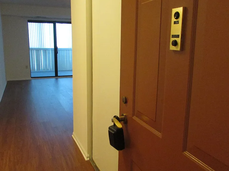 15100 Interlachen Dr #821 — Photo 9