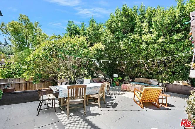 2413 Hidalgo Ave — Photo 7
