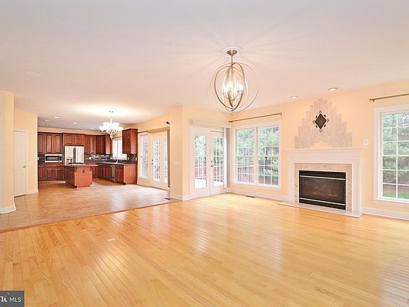 3rd image of 4508 Arniel Pl