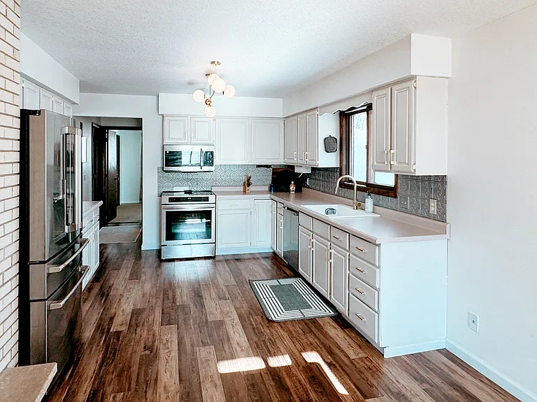 735 Grant St — Photo 6