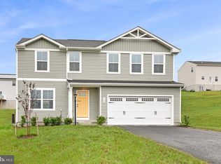 123 Peridot Dr, Chambersburg, PA 17202
