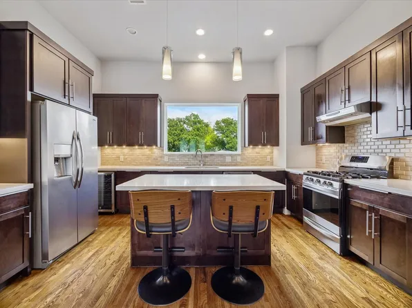864 Wakefield Dr APT E, Houston, TX 77018