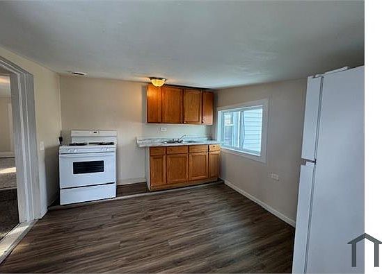 5th image of 321 W 8th St Unit 2