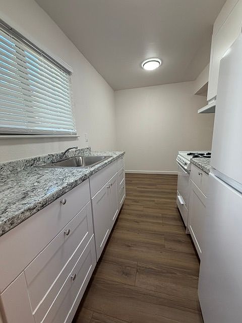 1st image of 1073 Moss Rd #7