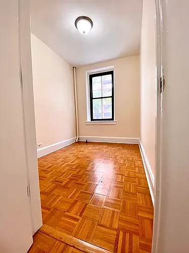 504 E 79th St #2D Photo 1