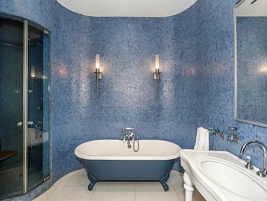 Sold by Sotheby's International Realty | media 21