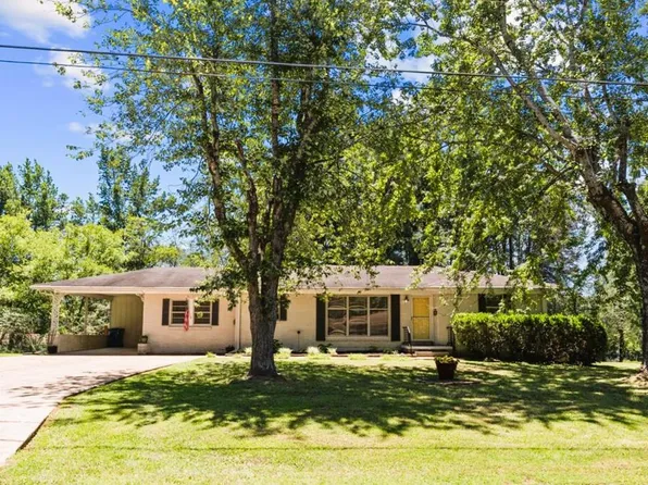 165 McRae St, Camden, TN 38320