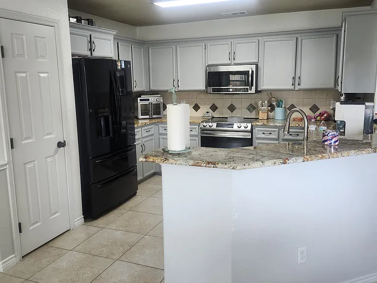 2105 Mike Dr — Photo 5