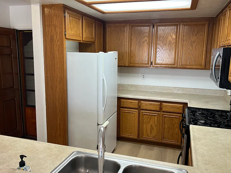 645 Chestnut Ave #208 — Photo 15