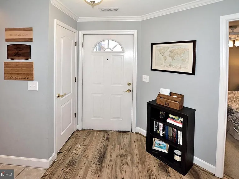 6940 Fairfax Dr #304 — Photo 9