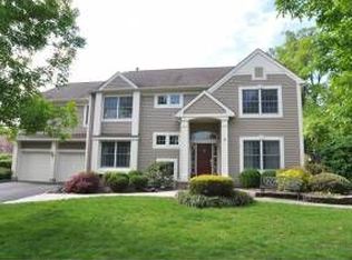 8 Frost Ln, New Providence, NJ 07974