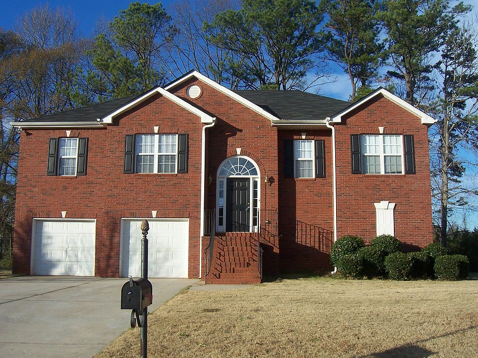 1st image of 2915 Parkmoor Dr