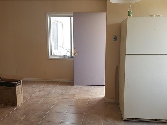 4th image of 2534 Mountain Ave