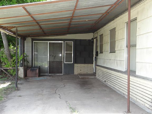 3rd image of 3910 Marion St