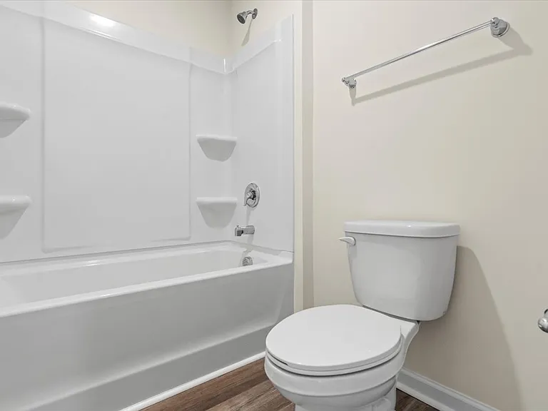 1339 37th Avenue Ln NE — Photo 28