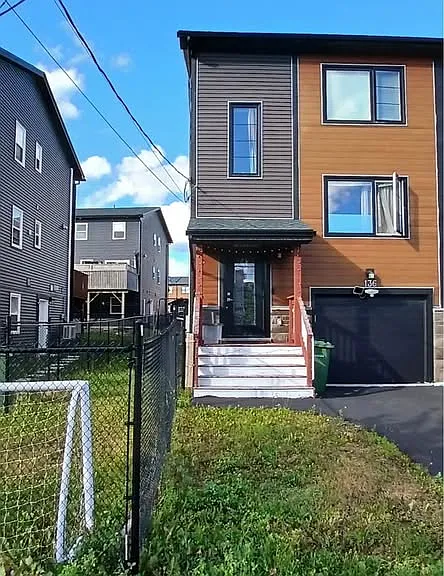 136 Honeygold Dr — Photo 1