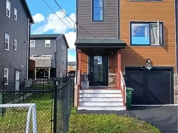136 Honeygold Dr, Halifax, NS B3R 0G2