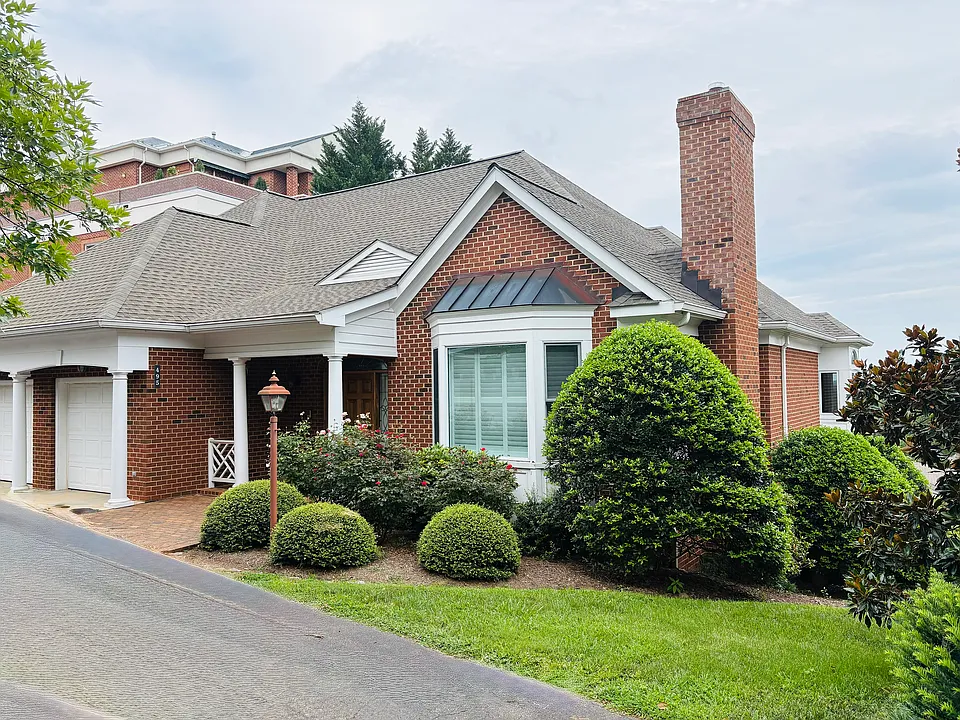 495 Ednam Cir
