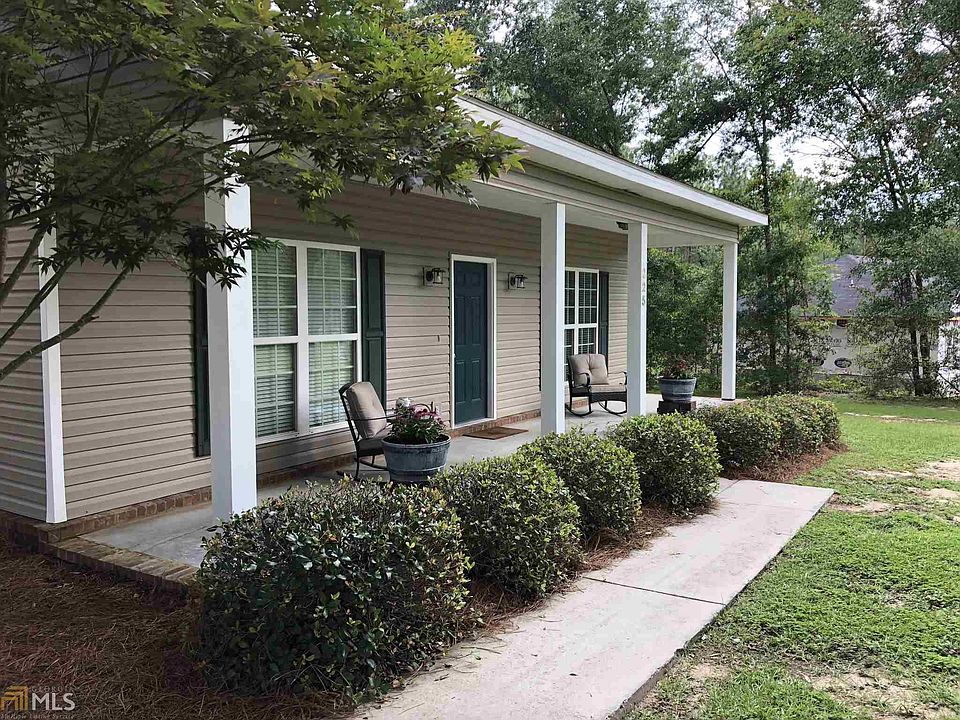 1st image of 225 Stillwater Dr