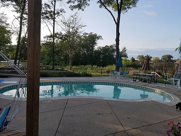 3rd image of 2181 Newport Ct