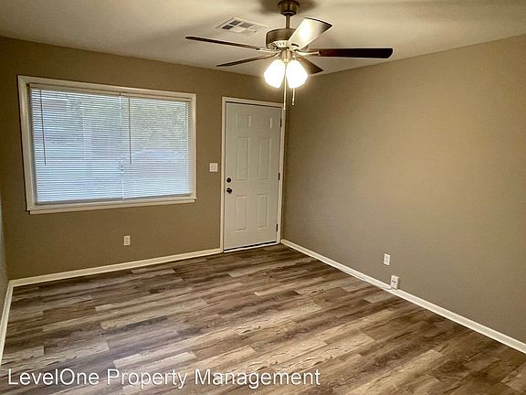4th image of 4400 SE 38th St