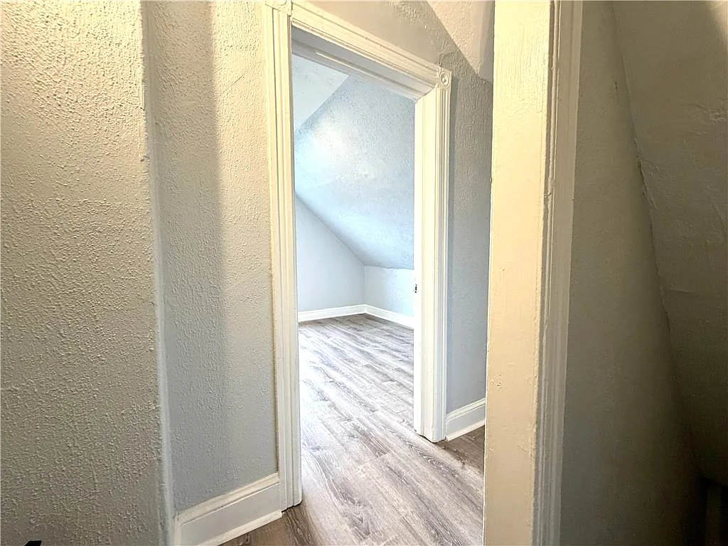 2 bed, 1.0 bath, 727 sqft, $1,700 — Photo 3