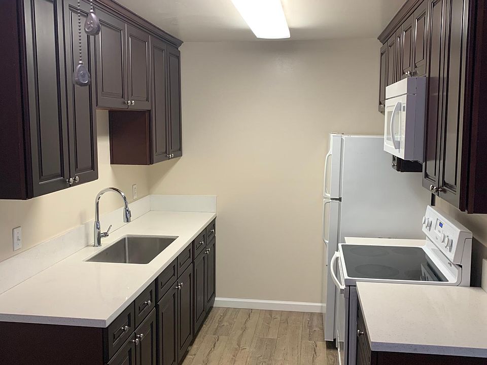1st image of 40 Glen Eyrie Ave #A