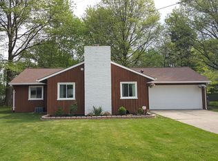 216 Vivian Dr, Berea, OH 44017