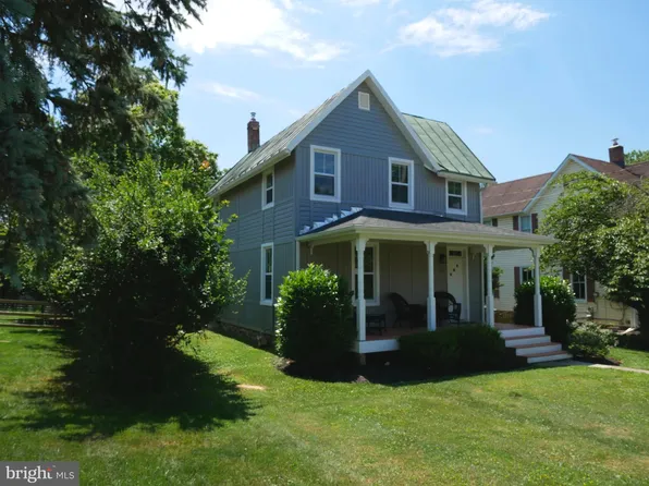 16 Chatsworth Ave, Glyndon, MD 21071