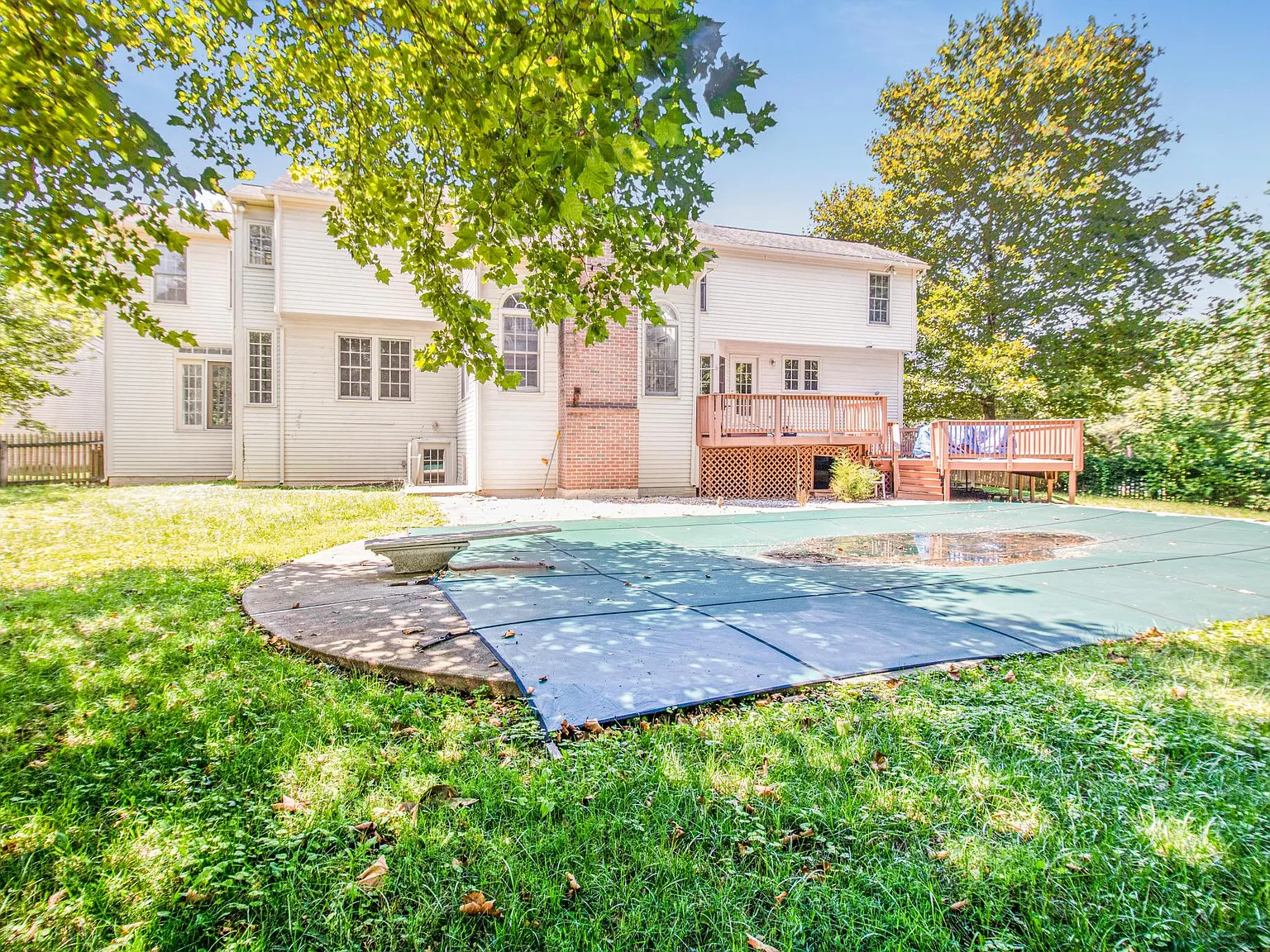 6 bed, 5137 sqft, $3,900 — Photo 4