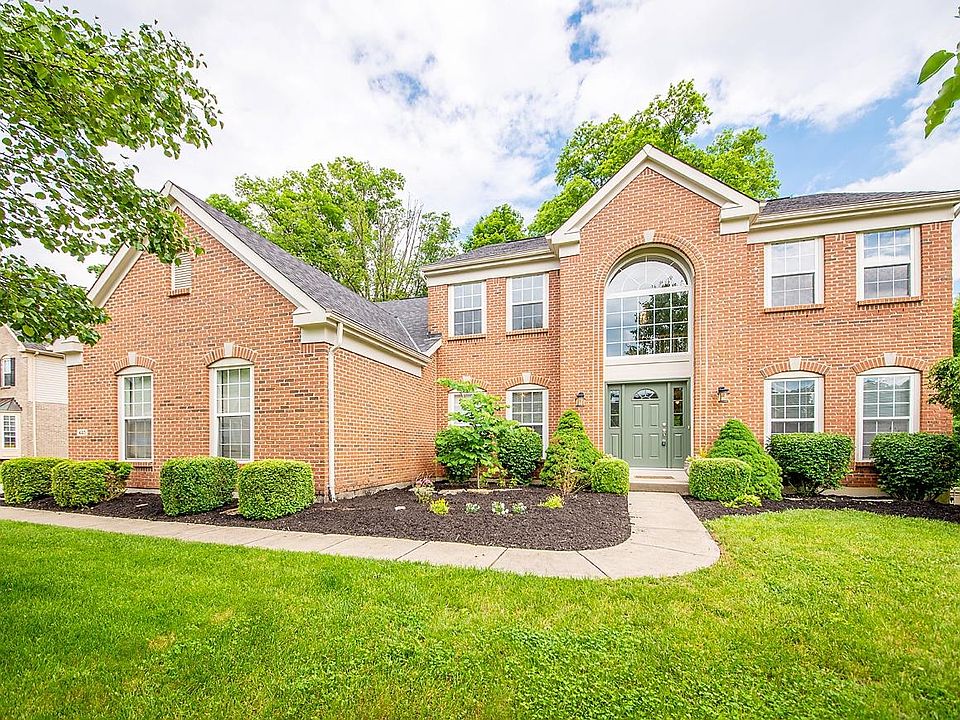 1st image of 425 Forest Edge Dr
