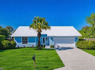 1337 N Alhambra Cir, Naples, FL 34103