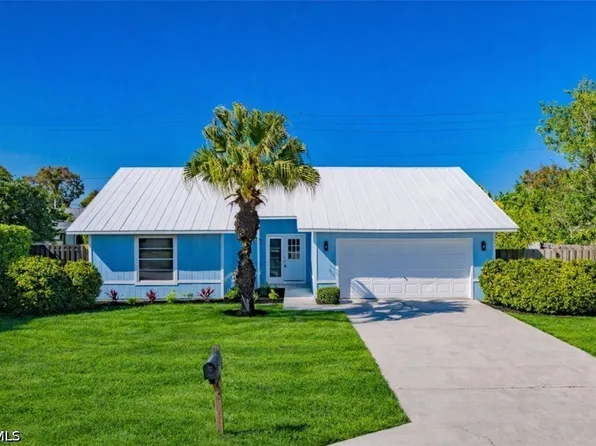 1337 N Alhambra Cir, Naples, FL 34103