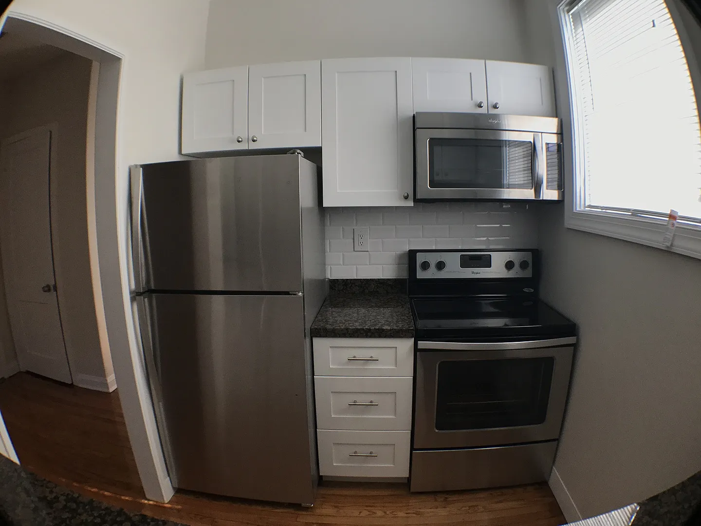 Recently renovated apartment in Downtown Coral Gables — Photo 4