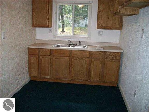 3rd image of 5710 Cedar Cir