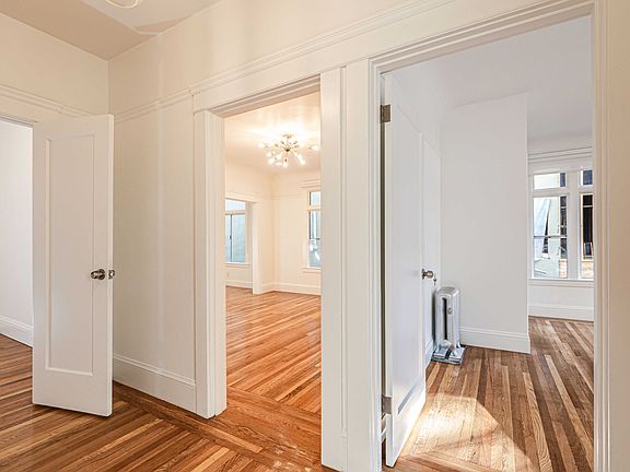 2nd image of 2845 Pierce St APT 202