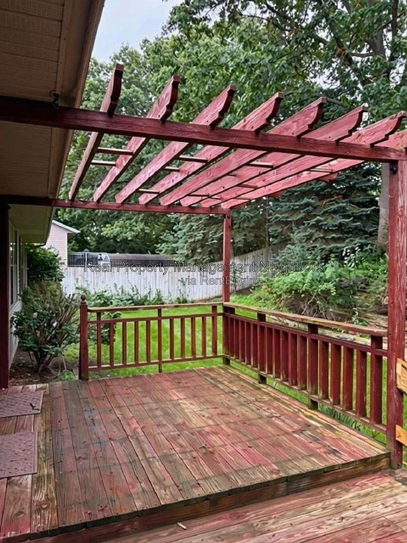 3 bed, 2.0 bath, 1806 sqft, $2,495 — Photo 4
