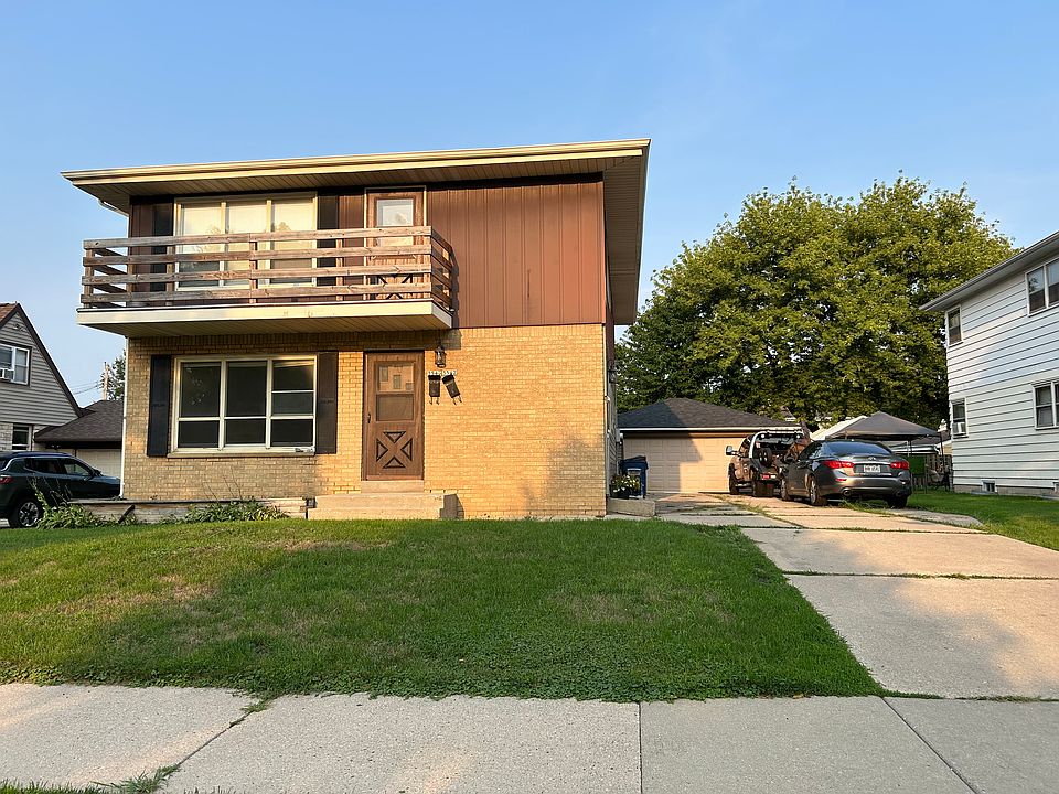 3540 S 80 th St., Milwaukee WI. 53220
1st Floor
Garage 1 car, Drive way 2 left side