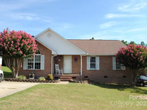 1211 Braxton Dr, Concord, NC 28025